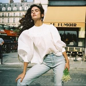 Simple Retro Daisy White Embroidery Blouse